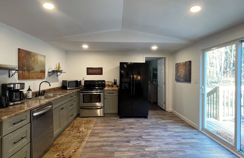 Mentone Casa | The leaves have changed! Stay in this charming 2-bedroom home in serene Mentone.