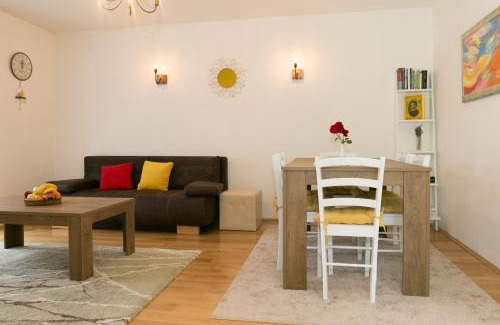 Gospic Casa | Stay In Touch