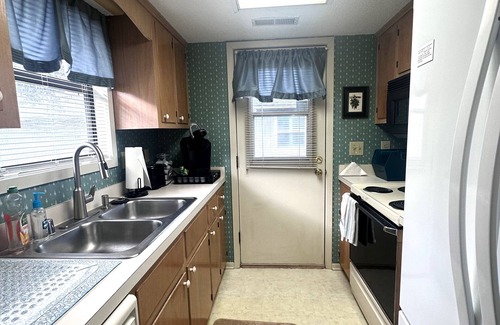 The Dunes Casa | Stay minutes from Barefoot Landing! Golf & Shopping!