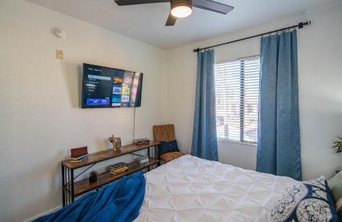 Tempe Apartamento | Stay Near ASU & Mill Avenue - Pool, Gym & Free Parking - 2041