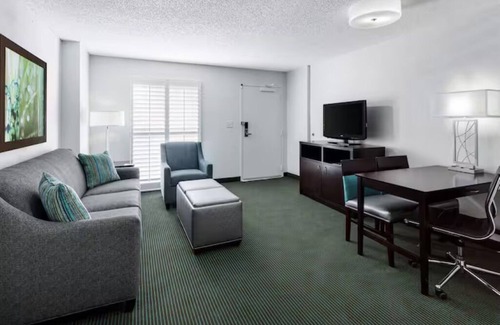 Florida Central Atlantic Coast Hotel | Stay Near Disney: 2 Resort Suites w/Pools, Free Shuttle & Breakfast
