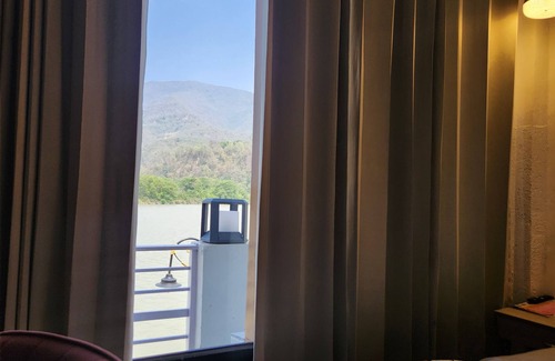 Rishikesh Casa | Stay On The Ganges