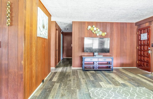 Papaikou Casa | NEW LISTING! Stay On the Scenic Route! 7 Min Drive to Hilo by RedAwning