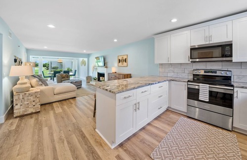 Upper Grand Lagoon Condominio | Stay or Vacay at the Bay-Golf, Tennis and Beach
