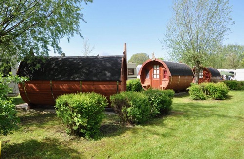 Oberhavel Cabina | Pasar la noche cerca de la naturaleza: el barril de camping