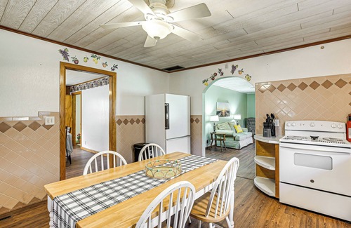 Davisville Casa | Stay & Play: West Virginia Country Home!