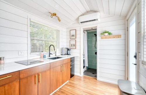 Overlook Apartamento | Stay Portland - Mississippi Micro-Luxe - Mid-Century Style