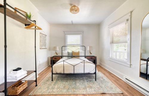 Richmond Casa | Stay Portland - Mt Tabor Retreat - Local Eateries - Shops - Bars