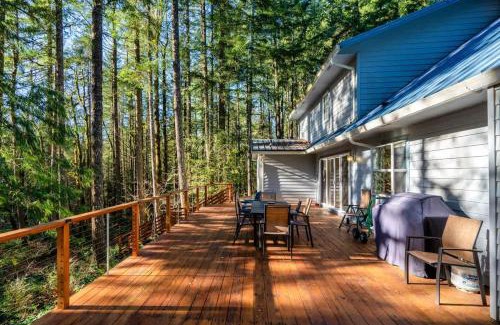 Zigzag Casa | Stay Portland - Relaxing River Retreat
