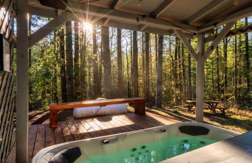 Zigzag Casa | Stay Portland - Relaxing River Retreat