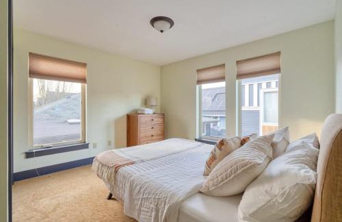 Belmont Casa | Stay Portland - The Little Tower - Local Vintage Shops & Eateries