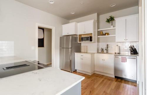 Kerns Apartamento | Stay Portland - Well-Preserved Quintessential 1922 Craftsman
