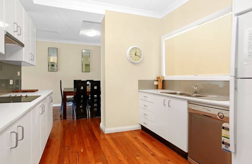 Hawks Nest Apartamento | Stay Salty - Pet Friendly - Wi-Fi Available