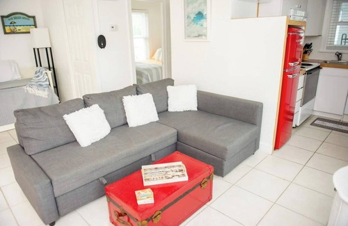 St. Petersburg - Clearwater Cabaña | Stay steps from the sand in this charming single-family home. Enjoy exclusive beach access at Sunburst Inn, featured on HGTV. Cozy comfort for up to 4, and an unbeatable location on the Gulf. Perfect for a romantic escape or small family getaway.