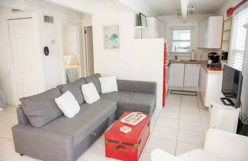 St. Petersburg - Clearwater Cabaña | Stay steps from the sand in this charming single-family home. Enjoy exclusive beach access at Sunburst Inn, featured on HGTV. Cozy comfort for up to 4, and an unbeatable location on the Gulf. Perfect for a romantic escape or small family getaway.