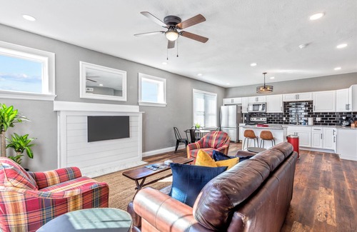St. Louis Apartamento | Stay STL-Huge Cheery 1BR-In Unit W/D-Parking