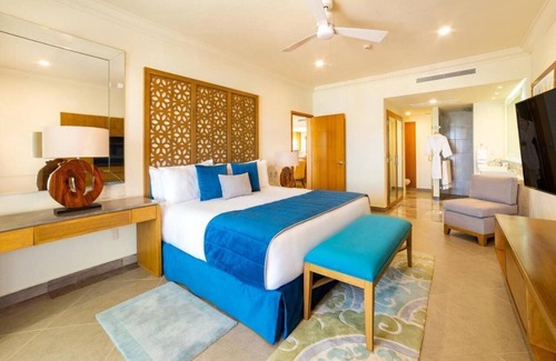 Santa Rosa Complejo | Stay Thanksgiving week at Luxurious Villa La Valencia Beach Resort