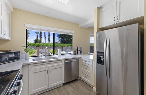 Sunrise Vista Chino Condominio | Stay Wexler, Stay Cool