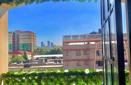 Nairobi Upper Hill Apartamento | Stay Where the Action Is! Cozy Getaway Near Malls, Museum & Beautiful Parks