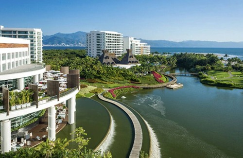 Bajío Complejo | Stay where the professionals play at the Mexico Open at Vidanta Nuevo Vallarta!