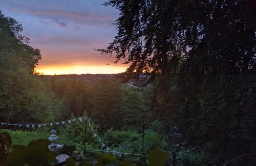 Chirk Bank Otro | Stay Wild Retreats 'Belle'