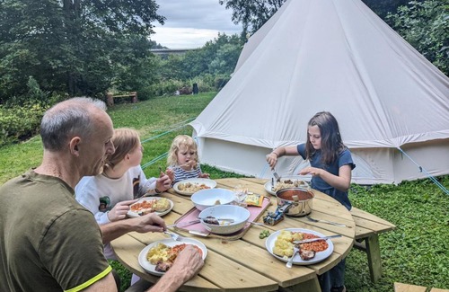 Chirk Bank Otro | Stay Wild Retreats 'Belle'