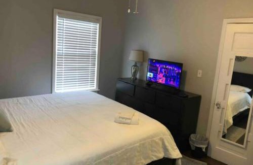 Cleveland Casa | Stay with Jay Cleveland One