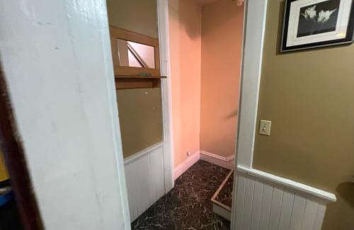 Cleveland Casa | Stay with Jay - Segunda Room