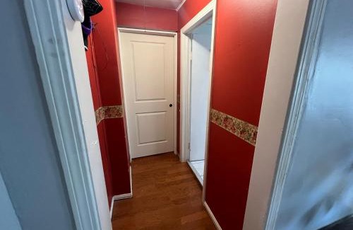Cleveland Casa | Stay with Jay - Segunda Room