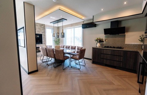 Waarland Casa | Estancia con piscina privada y jacuzzi