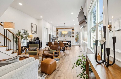 East Hill Casa | Stay&Work | Desk, Hot Tub, Sauna