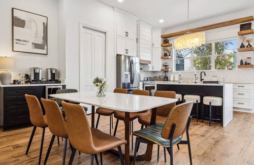 East Hill Casa | Stay&Work | Desk, Hot Tub, Sauna