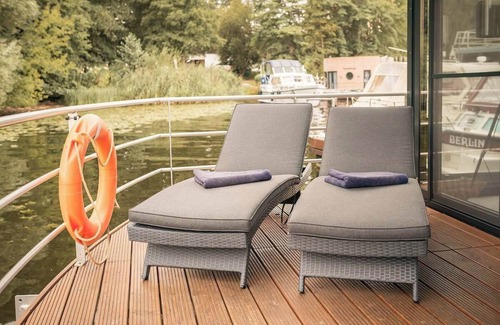 Niederneuendorf Alquiler De Eote | Stay24 - Schwimmendes Ferienhaus im Grünen Brandenburg vor den Toren Berlins