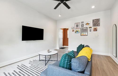 Baton Rouge Apartamento | StayAE Downtown - 1BR Apartment, Ground Floor