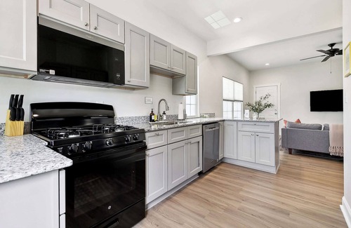 Historic Downtown Baton Rouge Apartamento | StayAE Downtown - One Bedroom, 2nd Floor