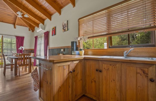 Badger Creek Cabina | StayAU 2BR Cottage Farm Retreat