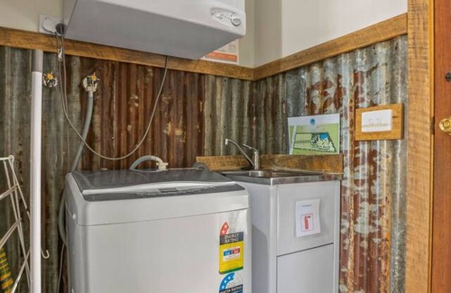 Badger Creek Cabina | StayAU 2BR Cottage Farm Retreat