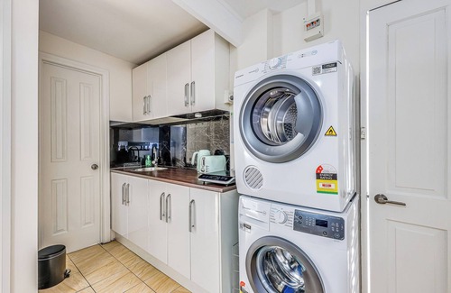 Malvern East Apartamento | StayAU Cozy 1BR Living Space Chadstone