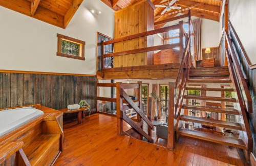 Badger Creek Casa | StayAU The Loft 1BR Rustic Picturesque Cottage