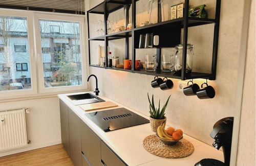 Bad Oeynhausen Apartamento | STAYaWHILE Apartment DELUXE - 5 minutes from HDZ, Bali Therme, GOP, free parking