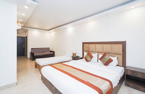 Paharganj Hotel | Staybook Atlanta New Delhi Train Station