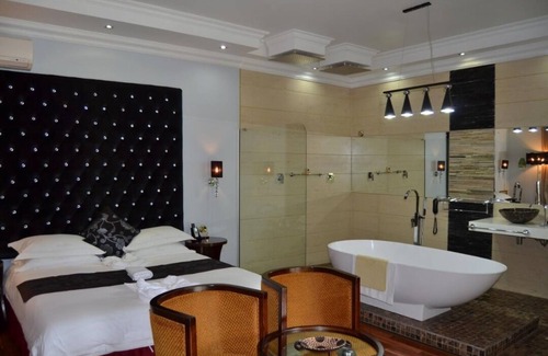 Francistown Cama Y Desayuno | Staybridge Riverside & Spa