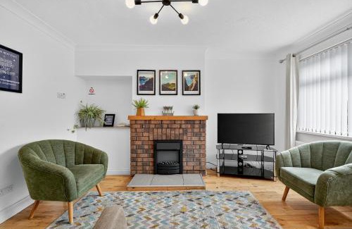 Hillsborough Casa | StayByNumbers - Spacious three bed house Royal Hillsborough