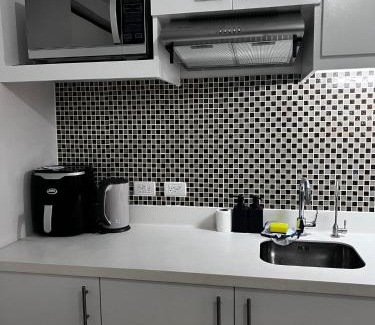 Highway Hills Apartamento | Staycation by JAR - Condo Unit