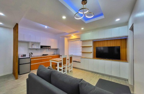 Las Pinas Apartamento | Staycation in Somerset for 6 - Near Alabang