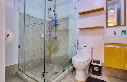 Las Pinas Apartamento | Staycation in Somerset for 6 - Near Alabang