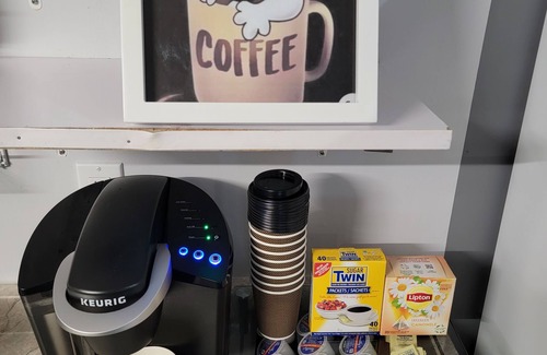 London Apartamento | Staycation Studio Apartment: full kitchen, washroom, and Free parking