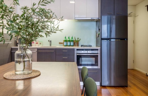 Brunswick Apartamento | StayCentral - Brunswick Loft - Michael Street, Brunswick - 1 Bedroom, 1 Bed, 1.5 bathroom, 1 Parking, Pet Friendly