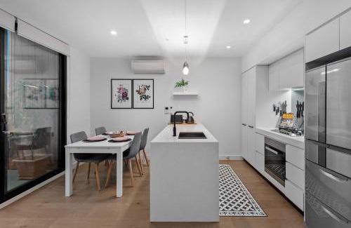 Northcote Apartamento | StayCentral - Northcote Townhouse with Study