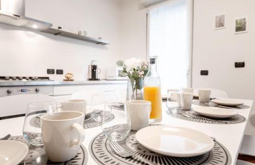 Milan Apartamento | StayEasy SantaGiulia - M3 Metro - Center in 20 mins